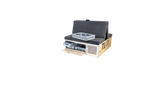 Geöffneter Innenstauraum der CampBoks® Pro 2.0 mit Euroboxen unter der Sitzbank.
