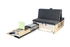 CampBoks® Pro 2.0 mit ausgezogenem Küchenmodul, aufgeklapptem Waschbecken und Kühlbox.